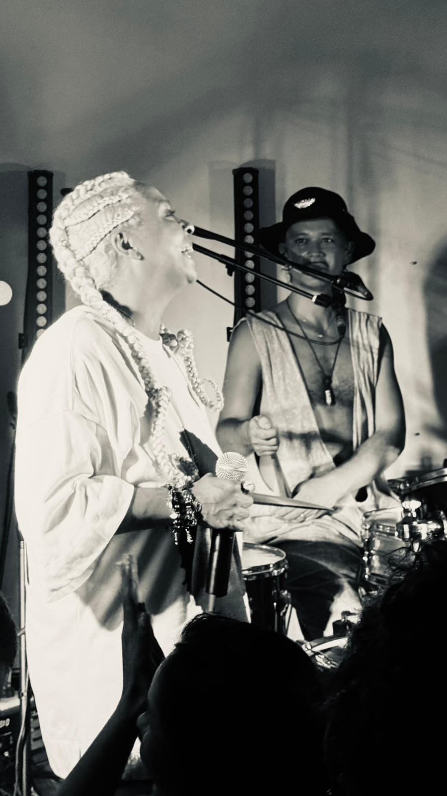 Curumin, Cabuloso Gil, DJ Roger N Roll - foto 1